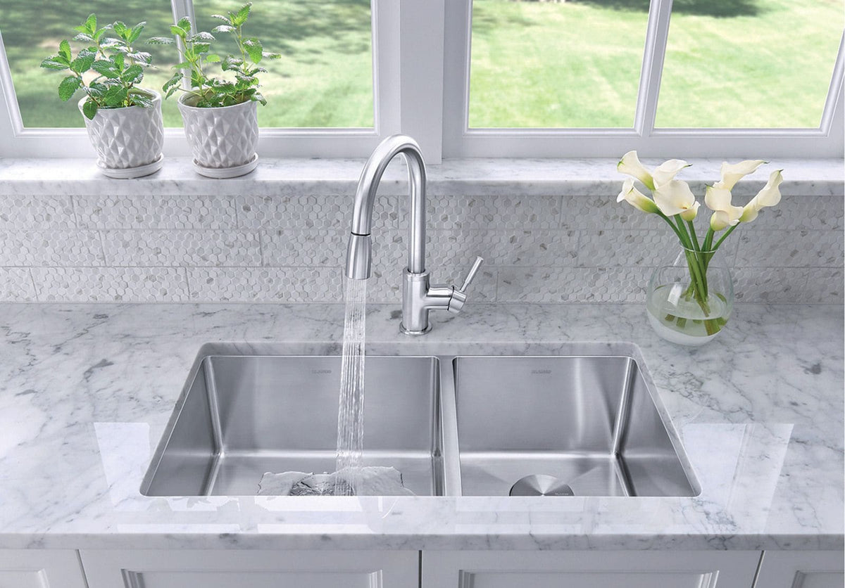 Blanco Quatrus R15 33-in 60/40 Double Bowl Undermount Stainless Steel Kitchen Sink