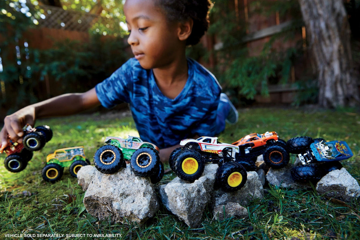 Hot Wheels Monster Trucks Demolition Doubles - Spur Of Moment vs. Steer Clear, Ages 3+