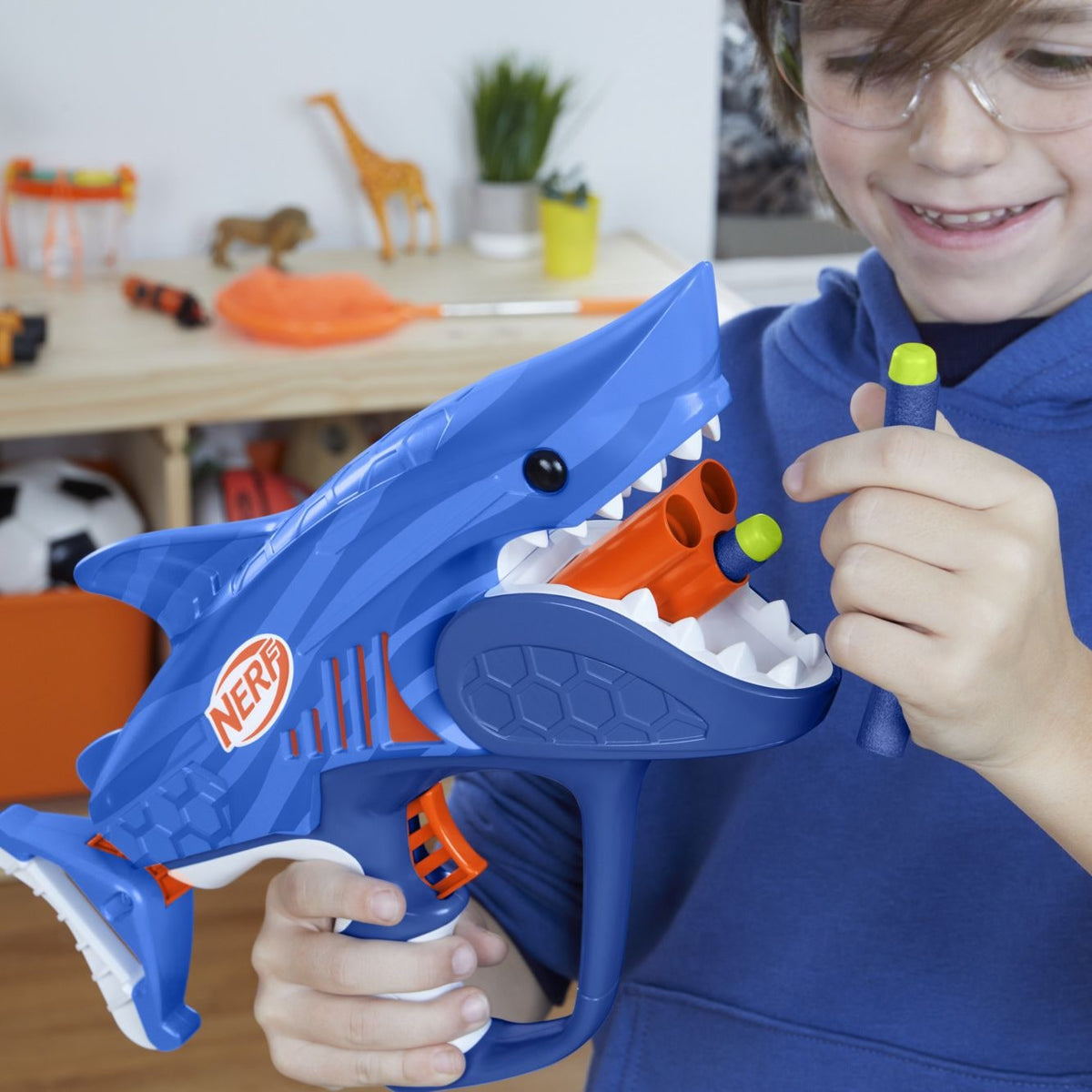 Nerf Junior Wild Sharkfire, Easy Play Dart Blaster, 8 Nerf Elite Darts, Ages 6 & Up