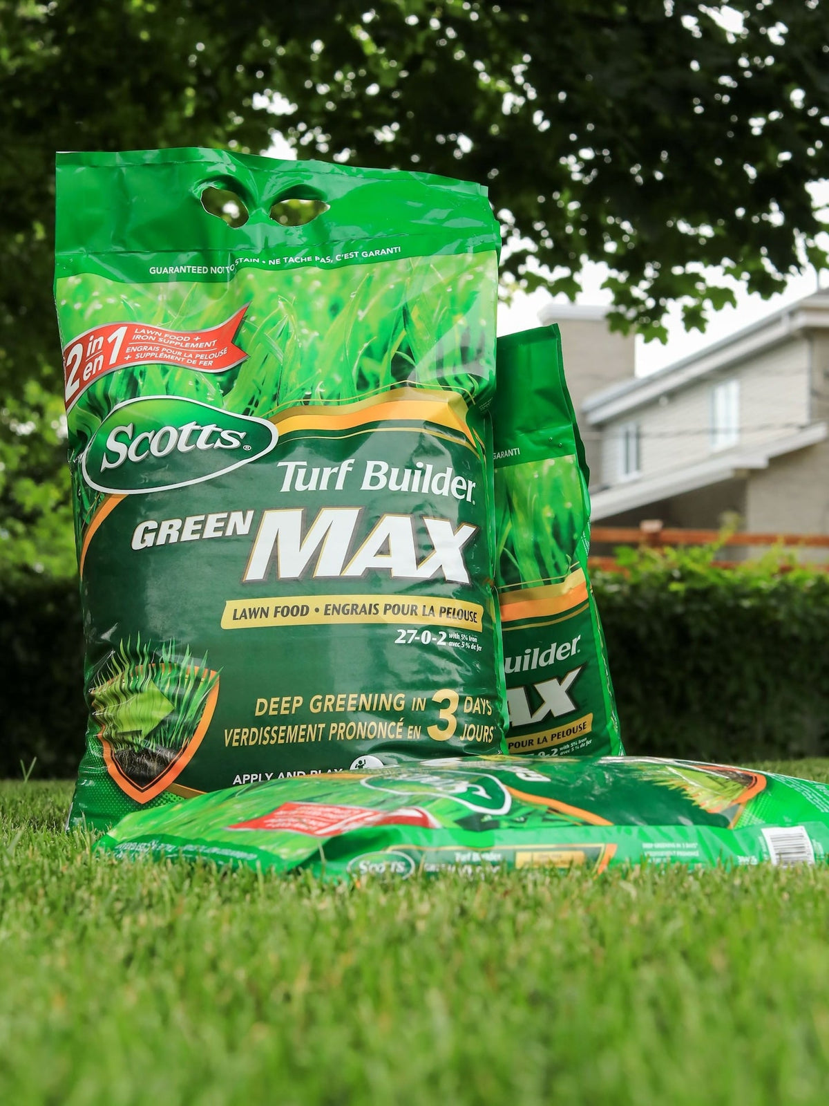 Scotts Turf Builder Green MAX Lawn Fertilizer, 27-0-2, 350-m2