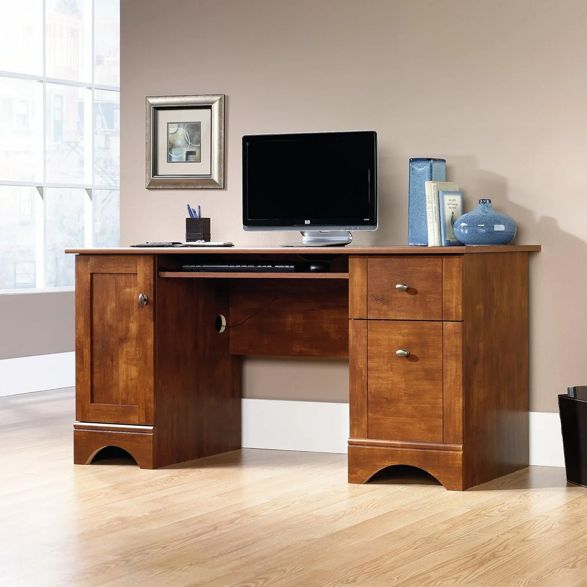 Multifunctional office computer desk, length: 59.45 inches x width: 23.47 inches x height: 29.02 inches, finished with polished maple wood material