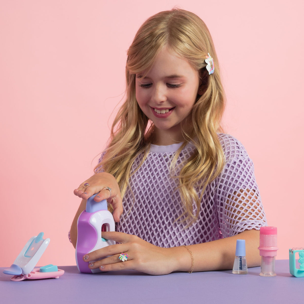 Cool Maker, GO GLAM Studio Nail Kit, Style 200 Nails, 4 Designs, 2 Polish Applicators & Mask, Ages 7+