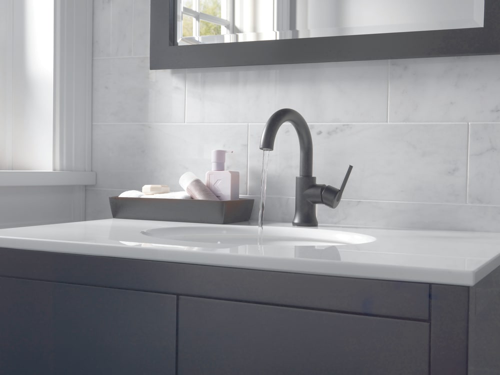 Delta 1-Handle Lavatory Faucet with Diamond Seal Technology, Matte Black