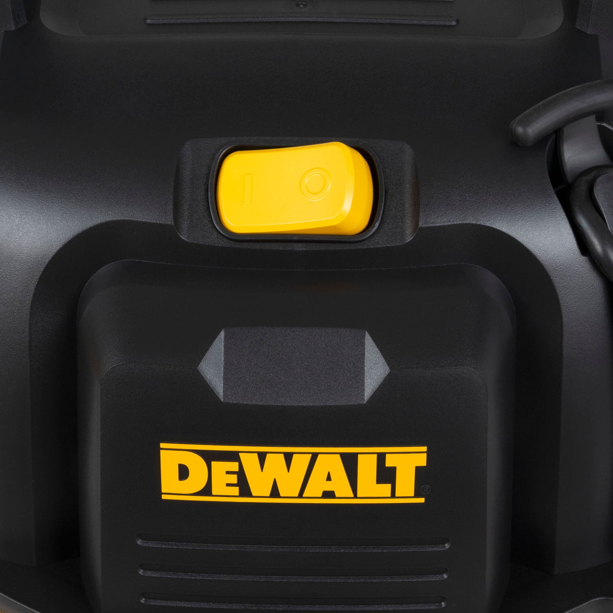 Dewalt Poly Wet/Dry Vacuum with 20-ft Power Cord, 38-L
